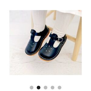 L’Amour Girls Classic Leather T-Strap Mary Jane, black